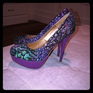 Peacock Platform Pump